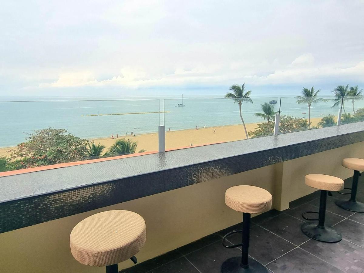 Happy Jomtien - Beachfront Екстериор снимка