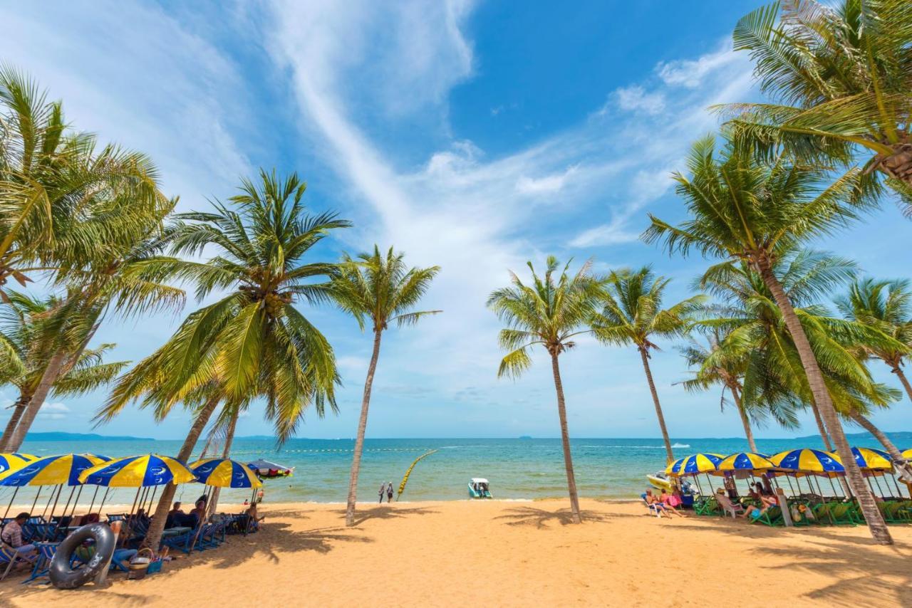 Happy Jomtien - Beachfront Екстериор снимка